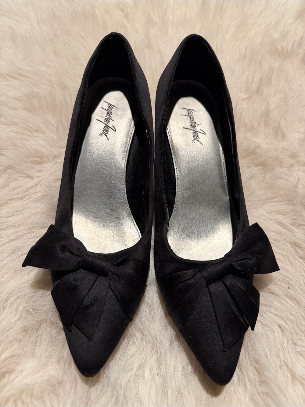 Jacqueline Ferrar Black Satin Pointed-Toe Pumps with Bow